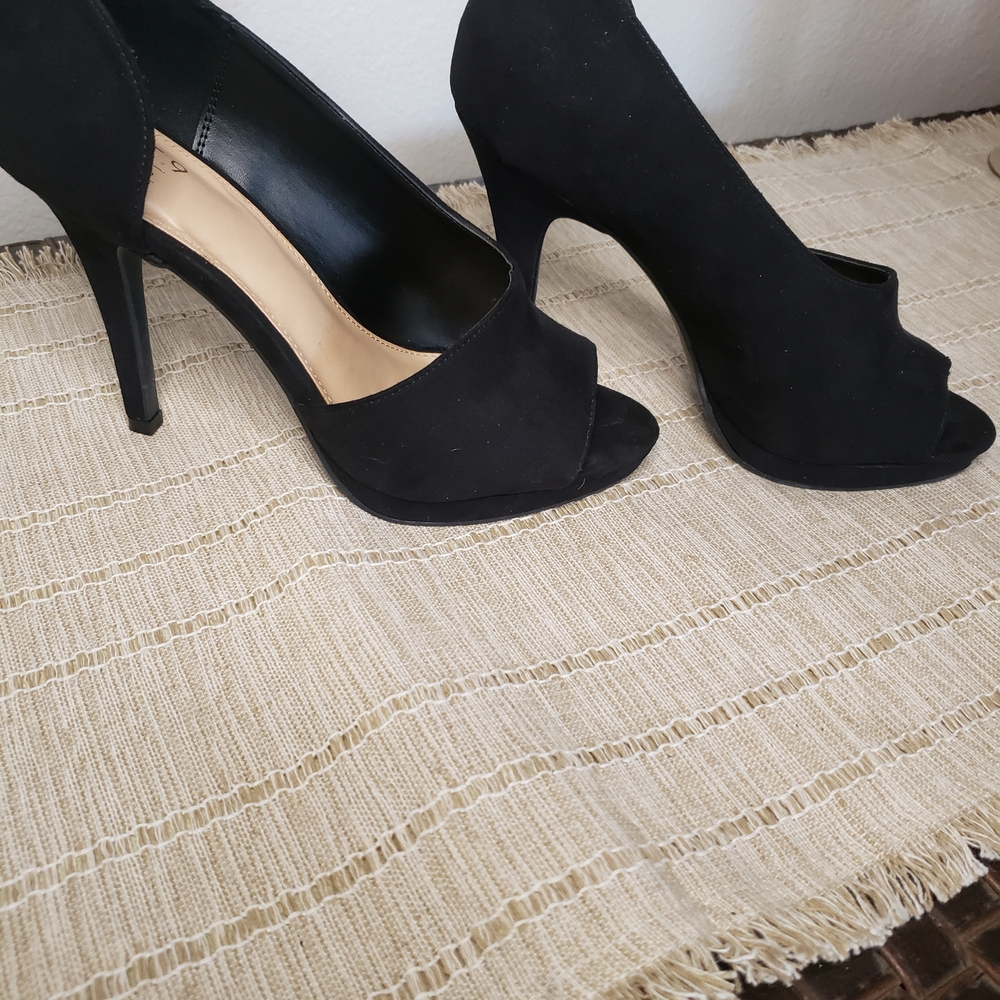 Apt. 9 Black Peep-Toe Heels